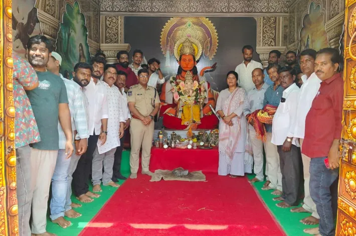 దౌల్తాబాద్ లో వినాయక్ చౌక్ ఆధ్వర్యంలో అన్నదాన కార్యక్రమం 