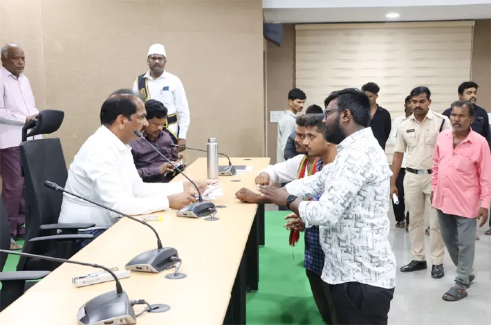 ప్రజావాణిలో ఫిర్యాదుల స్వీకరణ