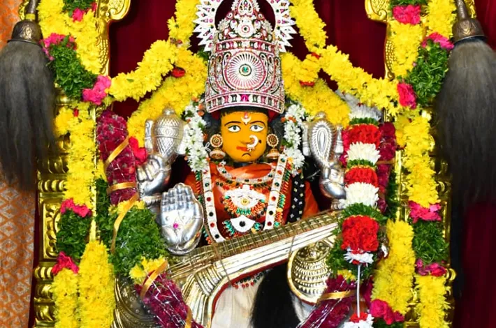 భక్తులకు దర్శనం ఇచ్చిన పర్వత వర్ధిని అమ్మవారు