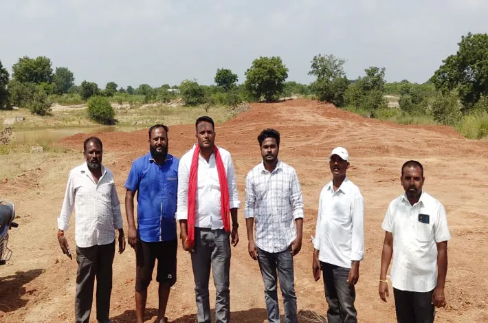 చెక్‌డ్యాంను ధ్వంసం చేసిన వారిపై చర్యలు తీసుకోవాలి
