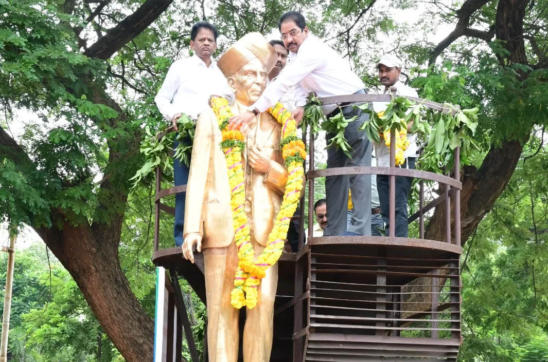 59వ ఇంజనీర్స్ డే వేడుకలలో పాల్గొన్న సింగరేణి అధికారులు