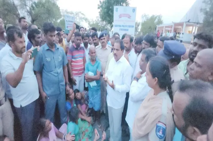 ఇద్దరు యువకుల దారుణ హత్య