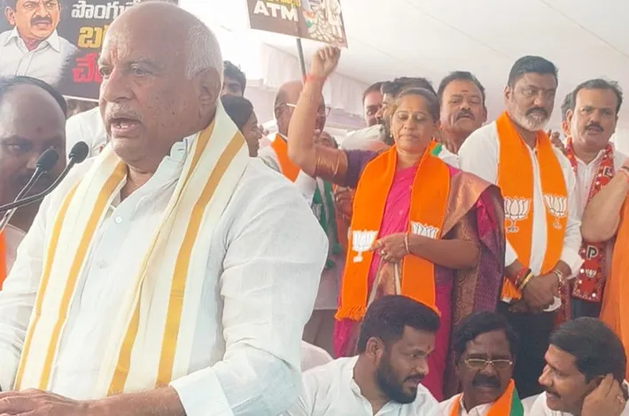 హైదరాబాద్ దీక్షలో పాల్గొన్న ఎమ్మెల్యే 