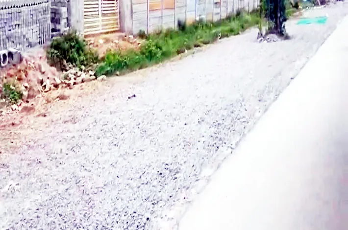 నత్త నడకన సాగుతున్న రోడ్డు పనులు