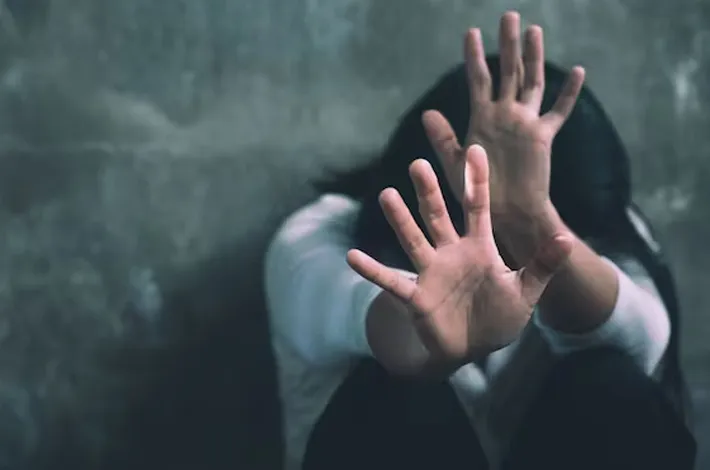 మహిళపై సామూహిక అత్యాచారం