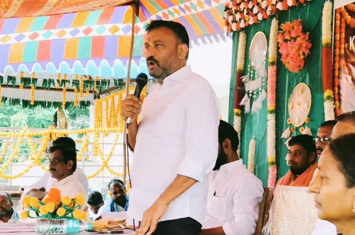 విద్యార్థులు ఉన్నత శిఖరాలకు చేరుకోవాలి 