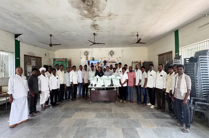 శనగ విత్తనాల మినీకిట్ల పంపిణీ