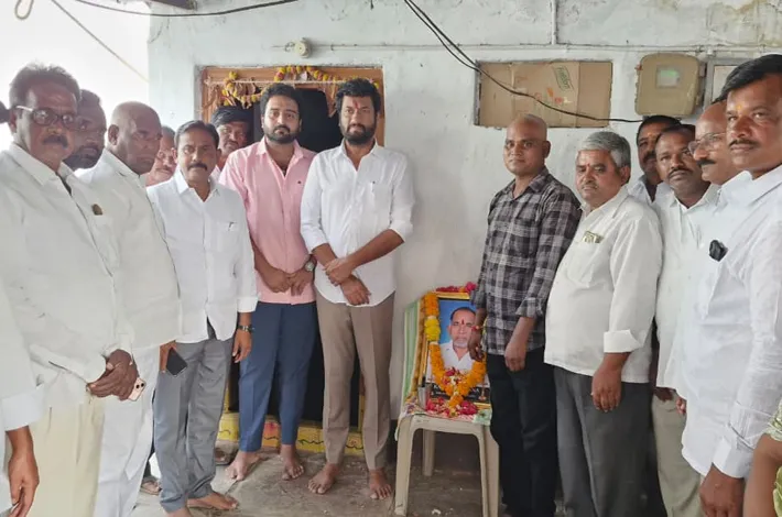 రైతు ఆత్మహత్యకు ప్రభుత్వమే బాధ్యత వహించాలి