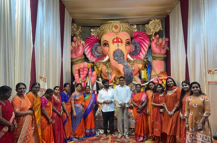 గణేష్ మండపాలను సందర్శించిన ఎంపీ కొండా విశ్వేశ్వర్ రెడ్డి