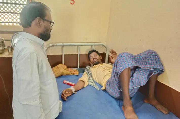 మేకల కాపరిని చితకబాదిన అటవీ అధికారిని సస్పెండ్ చేయాలి