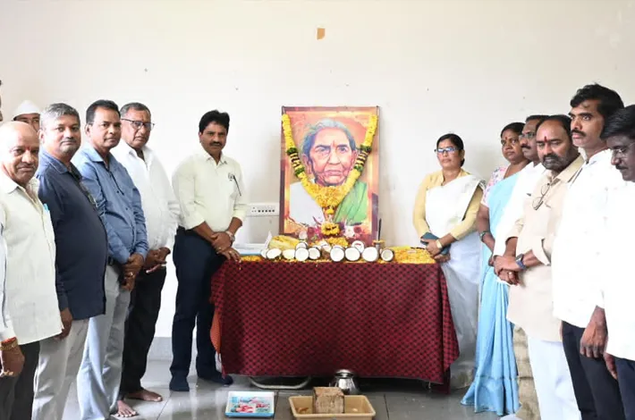 కలెక్టరేట్‎లో చాకలి ఐలమ్మ జయంతి 