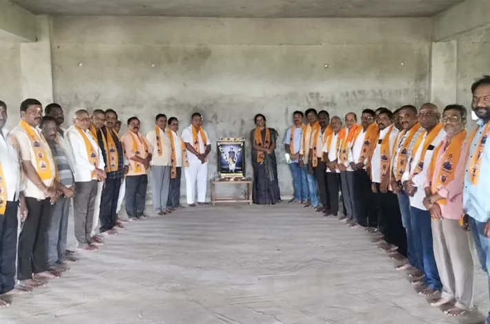 కొండా లక్ష్మణ్ బాపూజీకి ఘన నివాళి