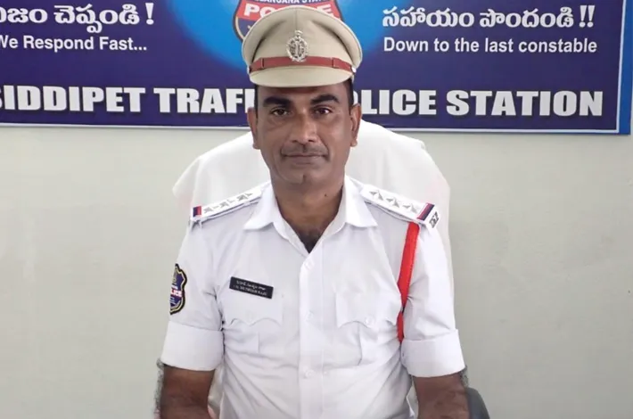 నలుగురికి రెండు రోజుల జైలు