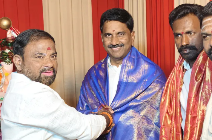 దైవభక్తి సన్మార్గం వైపు నడిపిస్తుంది
