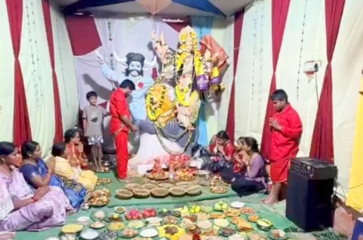దుర్గామాతకు ఒక వంద ఎనిమిది బోనాలు