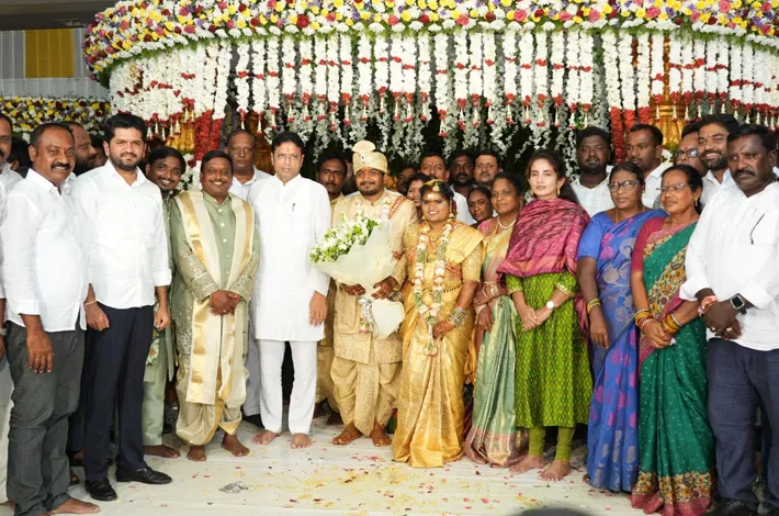 వివాహ వేడుకల్లో మంత్రి శ్రీధర్ బాబు