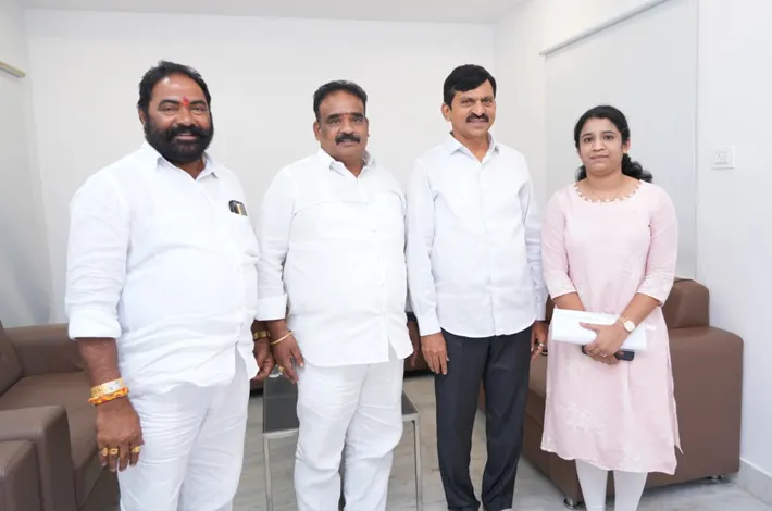 రైతుల పక్షాన మంత్రి