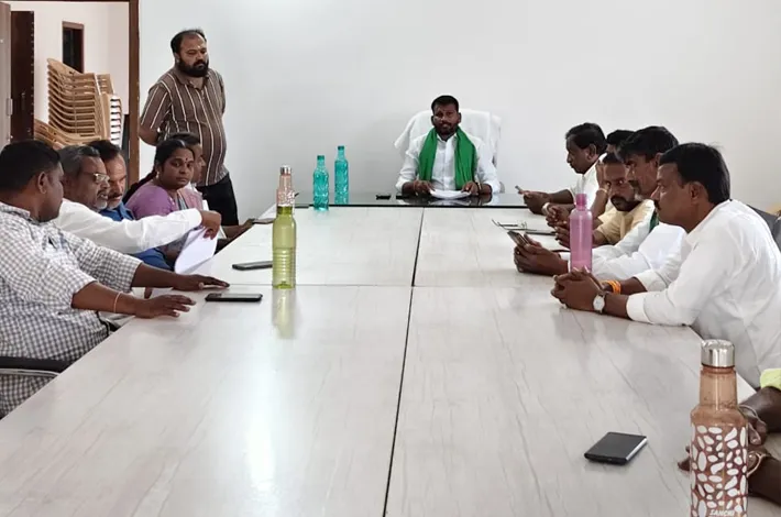 చైర్మన్ సంతకం లేకుండా చెక్కుల చెల్లింపు
