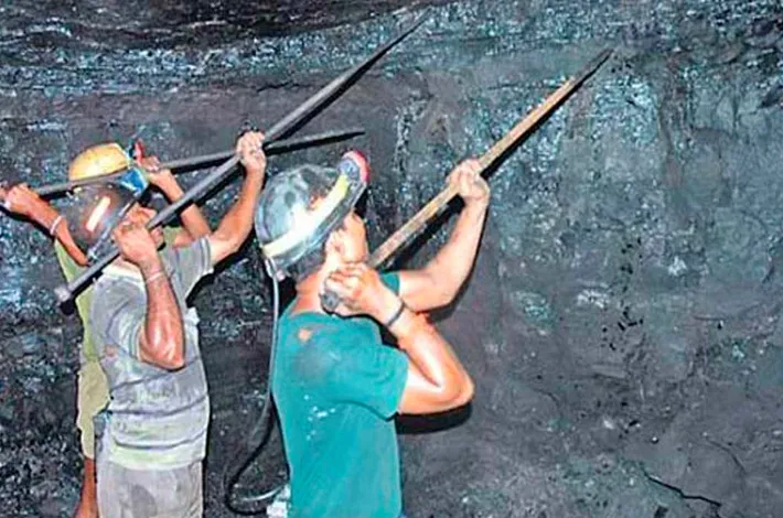 సింగరేణిపై పట్టుకోసం పాకులాట..