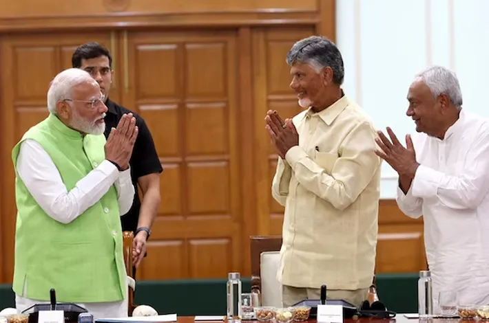 ఎన్డీఏ ఎంపీల సమావేశం ప్రారంభం.. హాజరైన చంద్రబాబు, పవన్ 