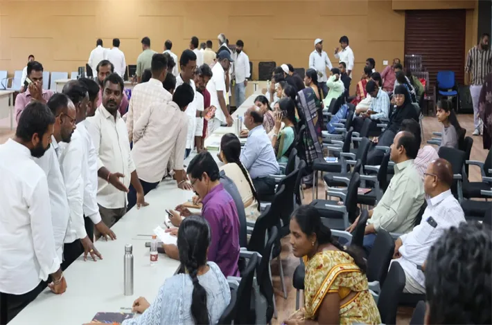 ప్రజావాణికి 51 దరఖాస్తులు
