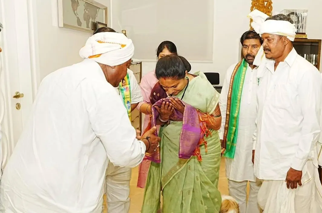TRSలోకి నాగోబా ఆలయ ప్రధాన పూజారి