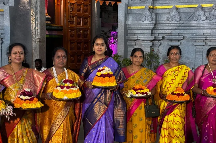 అమ్మవారి చెంతకు మాజీ కార్పొరేటర్!