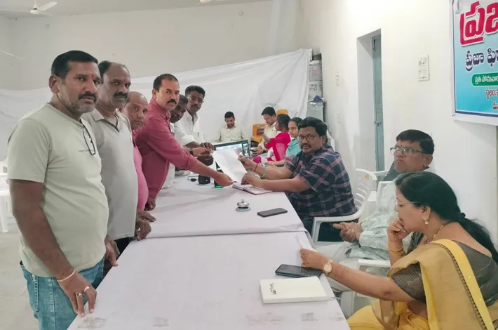 3వ వార్డులో సమస్యలు పరిష్కరించాలి