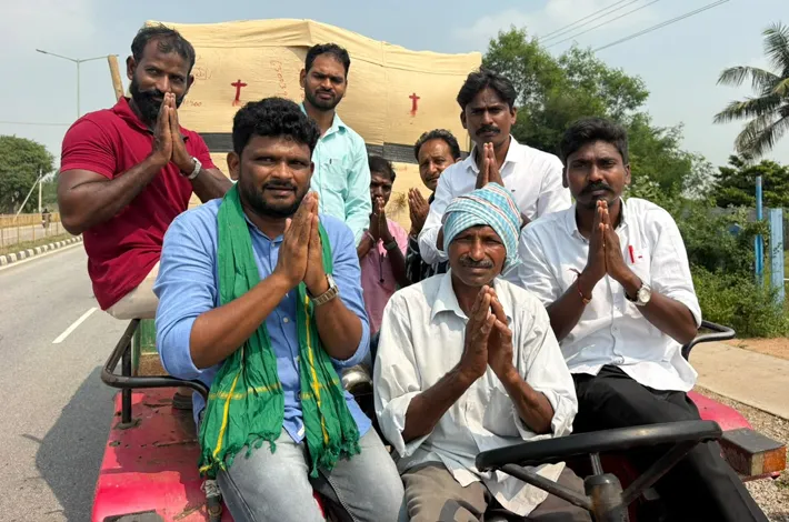 పంట పండించడానికి ప్రకృతితో పోరాడిన రైతు