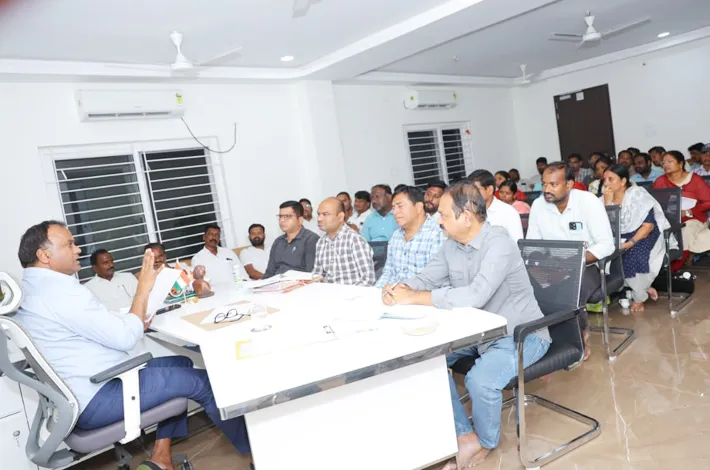గ్రామాభివృద్ధిలో సెక్రటరీలదే కీలకపాత్ర
