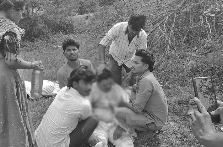 రోడ్డు ప్రమాదంలో ఒకరు మృతి.. ఇద్దరికి తీవ్ర గాయాలు