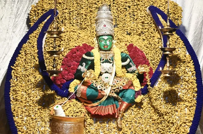 కూష్మాండ అవతారంలో దుర్గామాత 