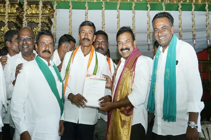 పార్టీకి కార్యకర్తలే పట్టుకొమ్మలు