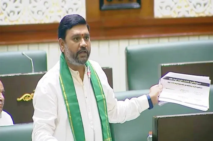 అటవీశాఖ  అధికారుల నుండి రైతులకు రక్షణ కల్పించాలి