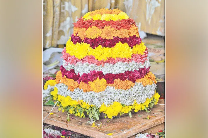 10 నుంచి వైభవంగా బతుకమ్మవేడుకలు