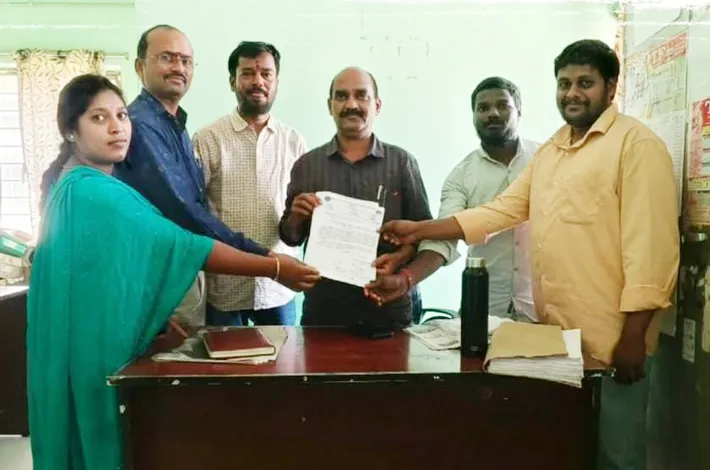 ఐదు నెలలుగా అందని వేతనాలు