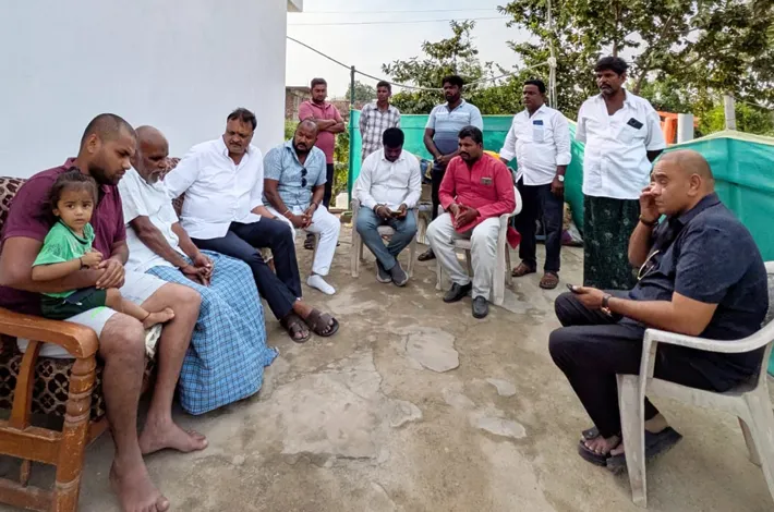 వీర జవాన్ రక్షిత్ కుటుంబానికి బీజేపీ నేత పరామర్శ