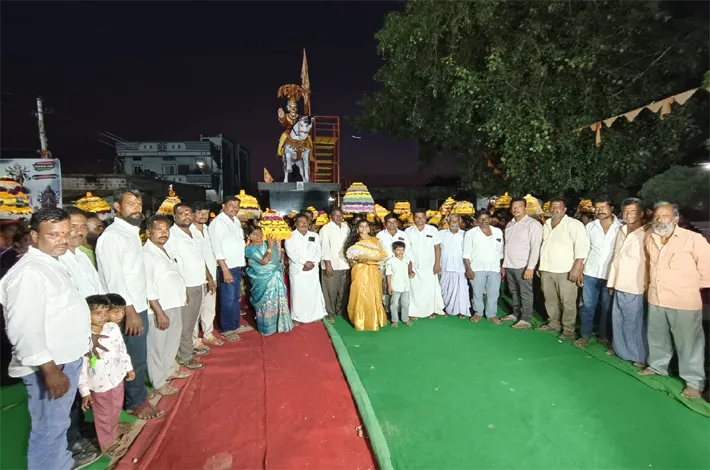 గ్రామాల్లో ఘనంగా బతుకమ్మ వేడుకలు