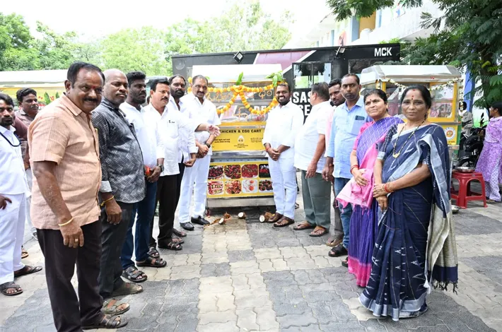 నగరపాలక సంస్థ ఆధ్వర్యంలో 'చికెన్ అండ్ ఎగ్ స్టాల్స్' పంపిణీ