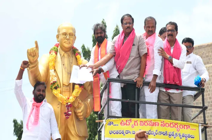 కేసీఆర్‌పై అనుచిత వ్యాఖ్యలు బాధాకరం