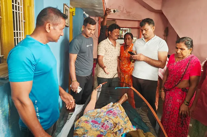 బంగారు ఆభరణాల కోసం వృద్ధురాలు హత్య