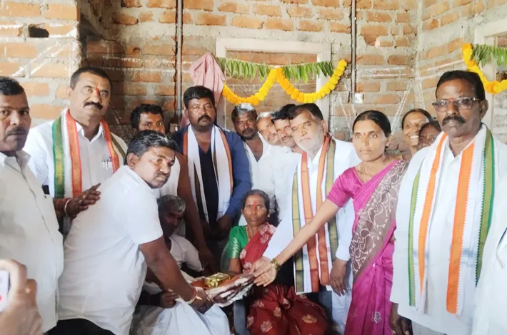 అయ్యవారిపల్లిలో ఇందిరమ్మ ఇంటి గృహప్రవేశం