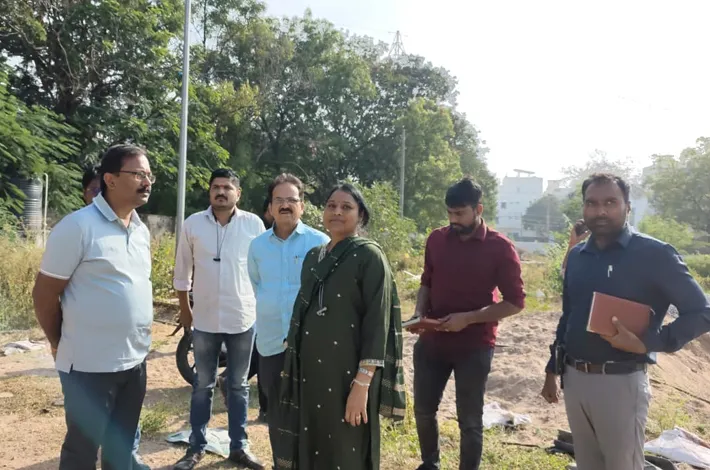 సర్కిల్ అభివృద్ధియే.. లక్ష్యంగా పనులను వేగవంతం చేయండి
