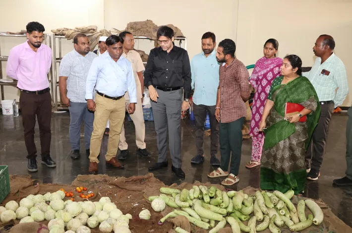 విద్యార్థులకు నాణ్యమైన విద్య, మెరుగైన వసతులు కల్పించాలి
