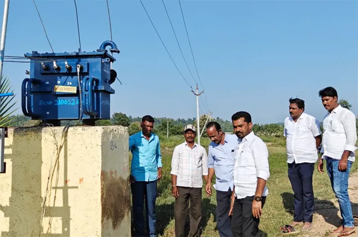 కల్లూరుగూడ గ్రామంలో విద్యుత్ ట్రాన్స్‌ఫార్మర్ (DTR) ప్రారంభించిన ఎమ్మెల్యే