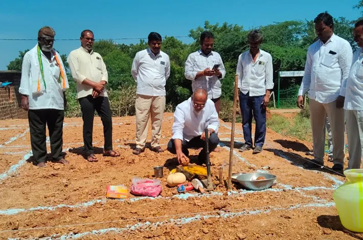 ఇందిర‌మ్మ ఇళ్ల నిర్మాణానికి శంకుస్థాప‌న