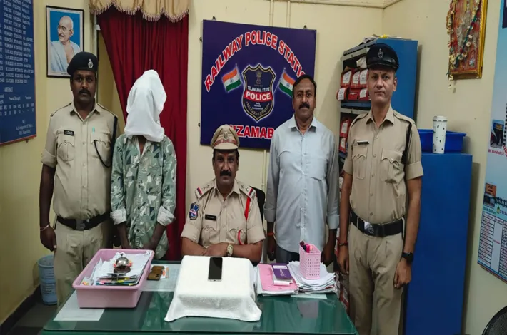 రైల్వే స్టేషన్‌లో మొబైల్ చోరీ.. రూ.15 వేల ఫోన్ స్వాధీనం!