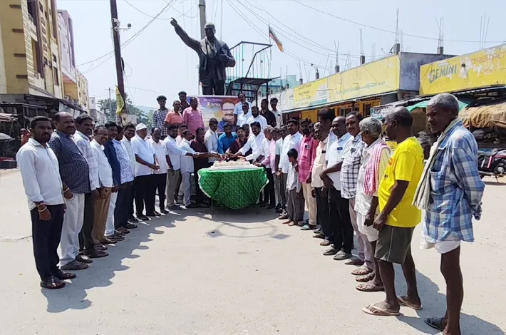 ఘనంగా మాజీ ఎంపీపీ జన్మదిన వేడుకలు