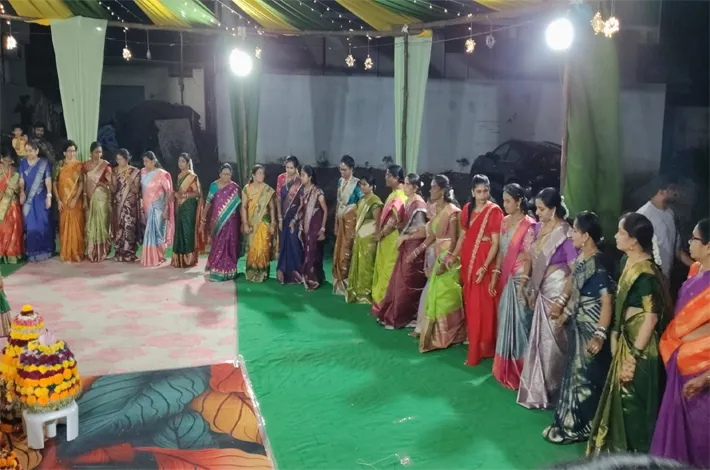 ఘనంగా సద్దుల బతుకమ్మ సంబురాలు