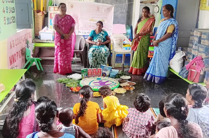 ఐసిడిస్ ప్రాజెక్ట్ మందారం అంగన్వాడి కేంద్రంలో పోషణ మాస కార్యక్రమం